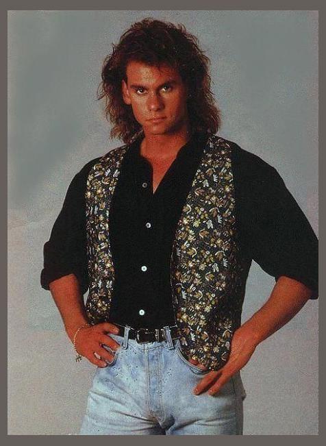 Dino (Dean Esposito)
